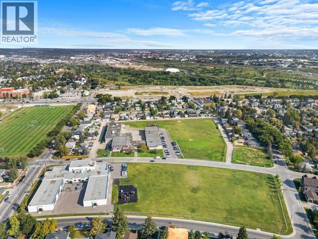 Single Family House for Sale in  Regal Park NE Renfrew Calgary 
