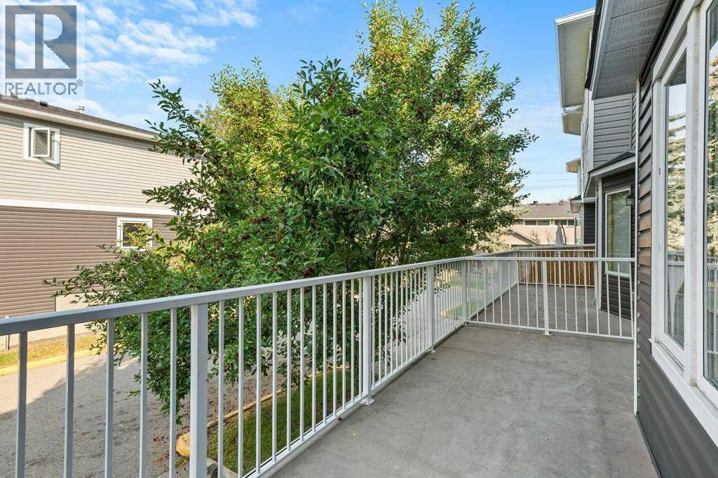 Single Family House for Sale in  Regal Park NE Renfrew Calgary 