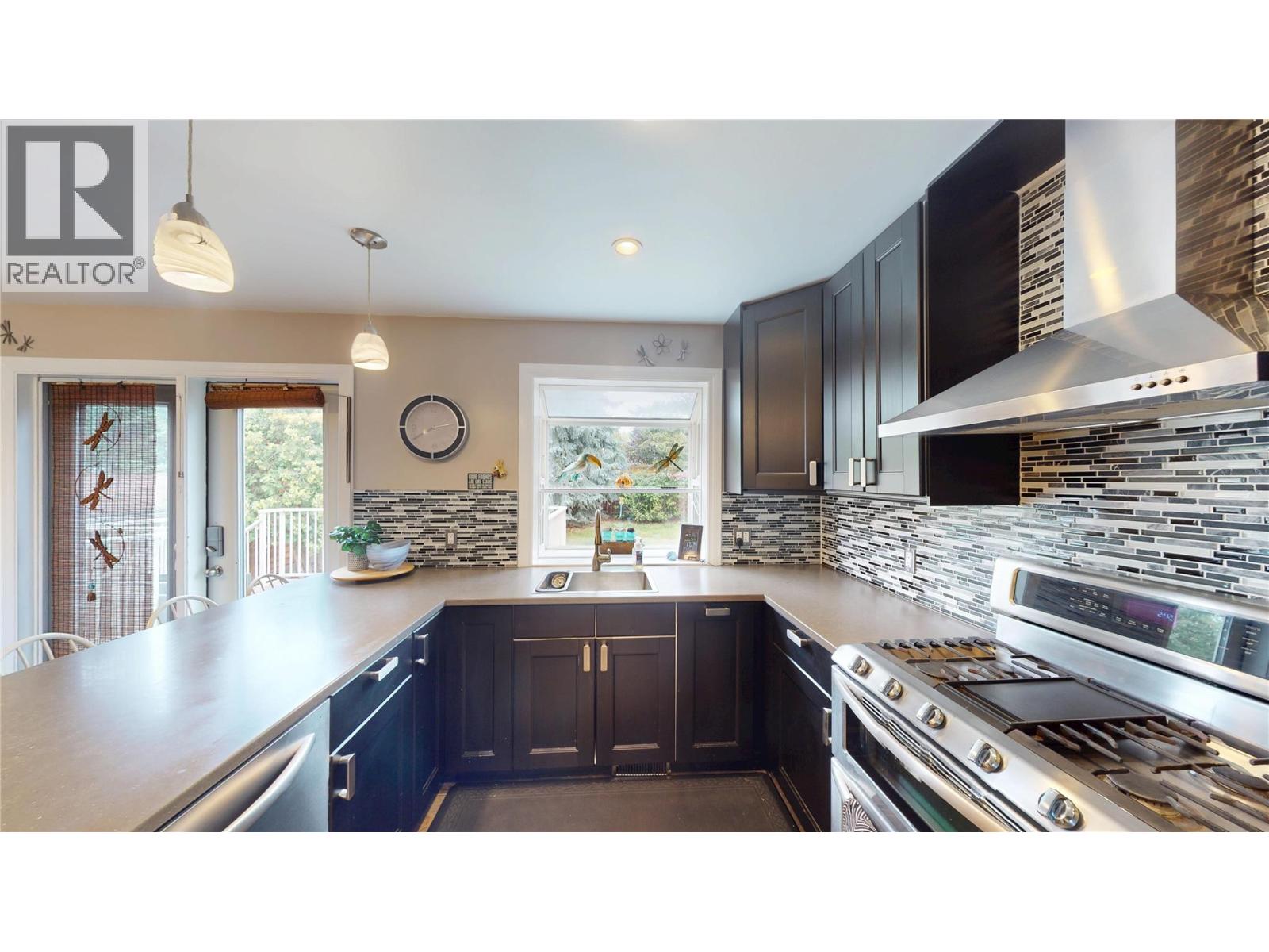 705 15th Street S, Cranbrook