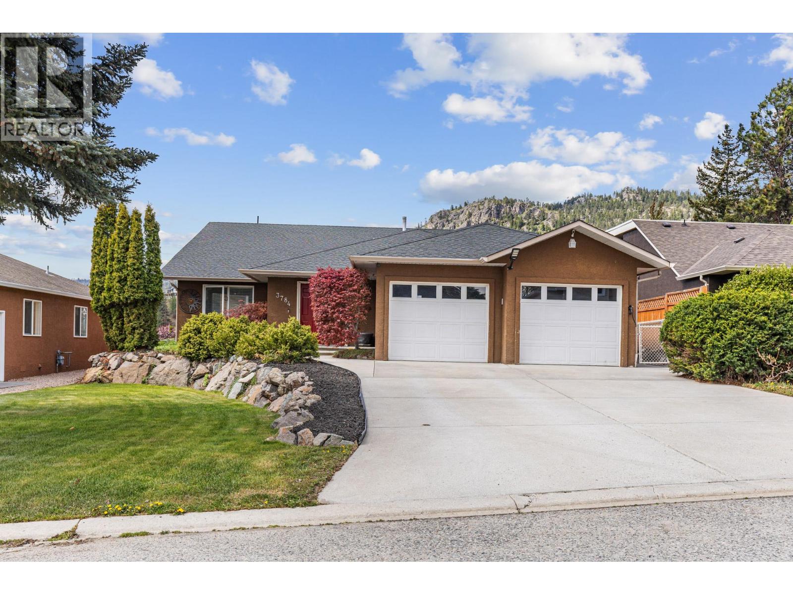 3784 Inglis Place, Peachland