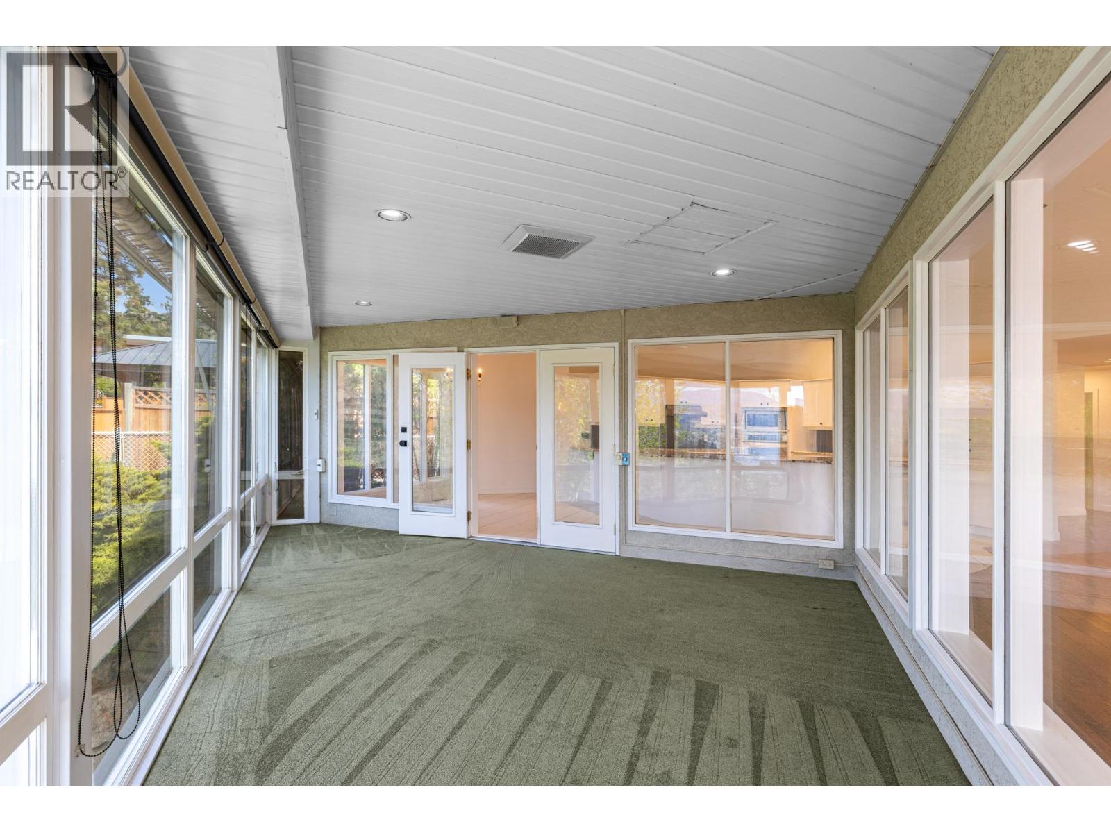 3784 Inglis Place, Peachland