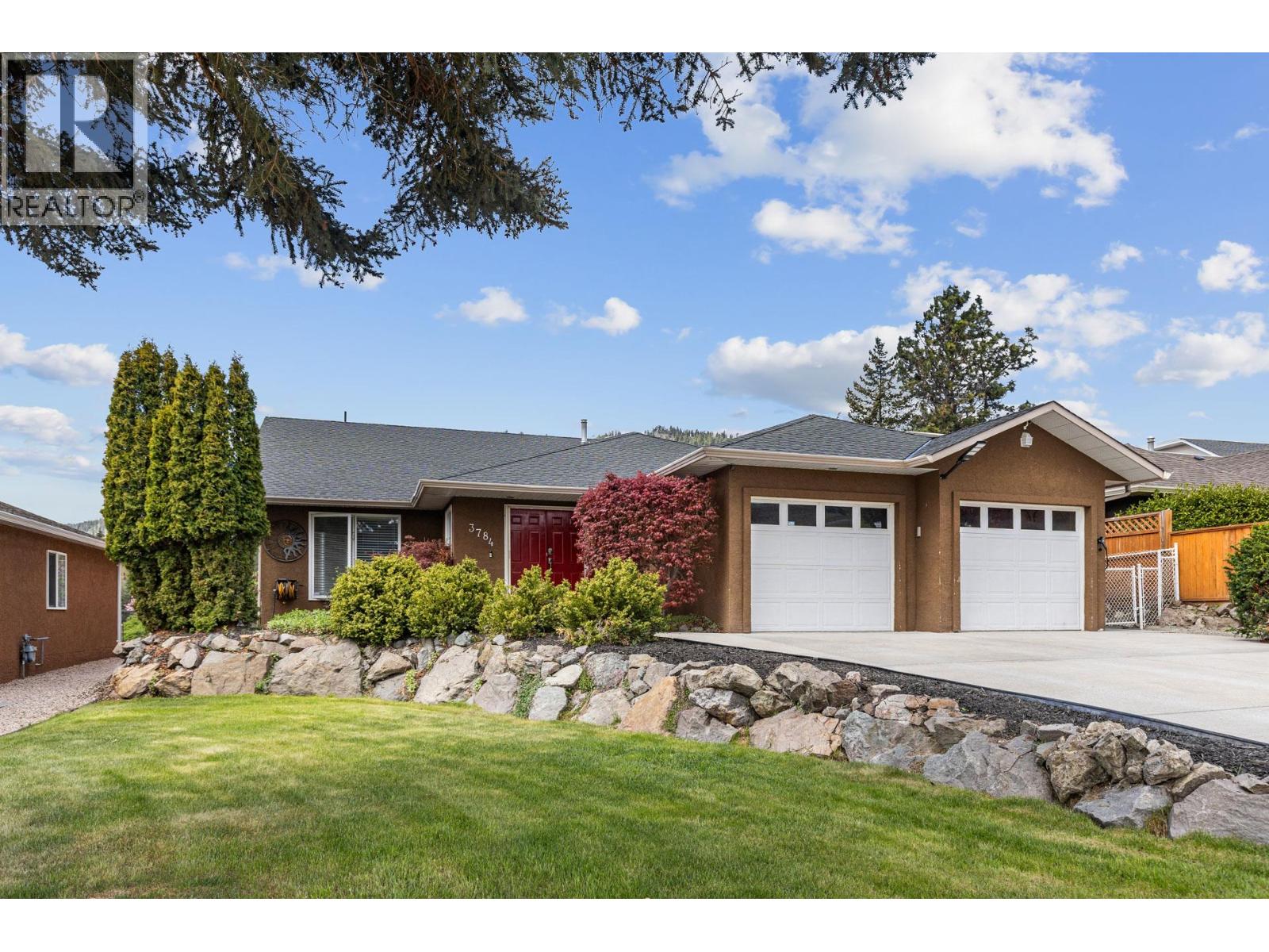 3784 Inglis Place, Peachland