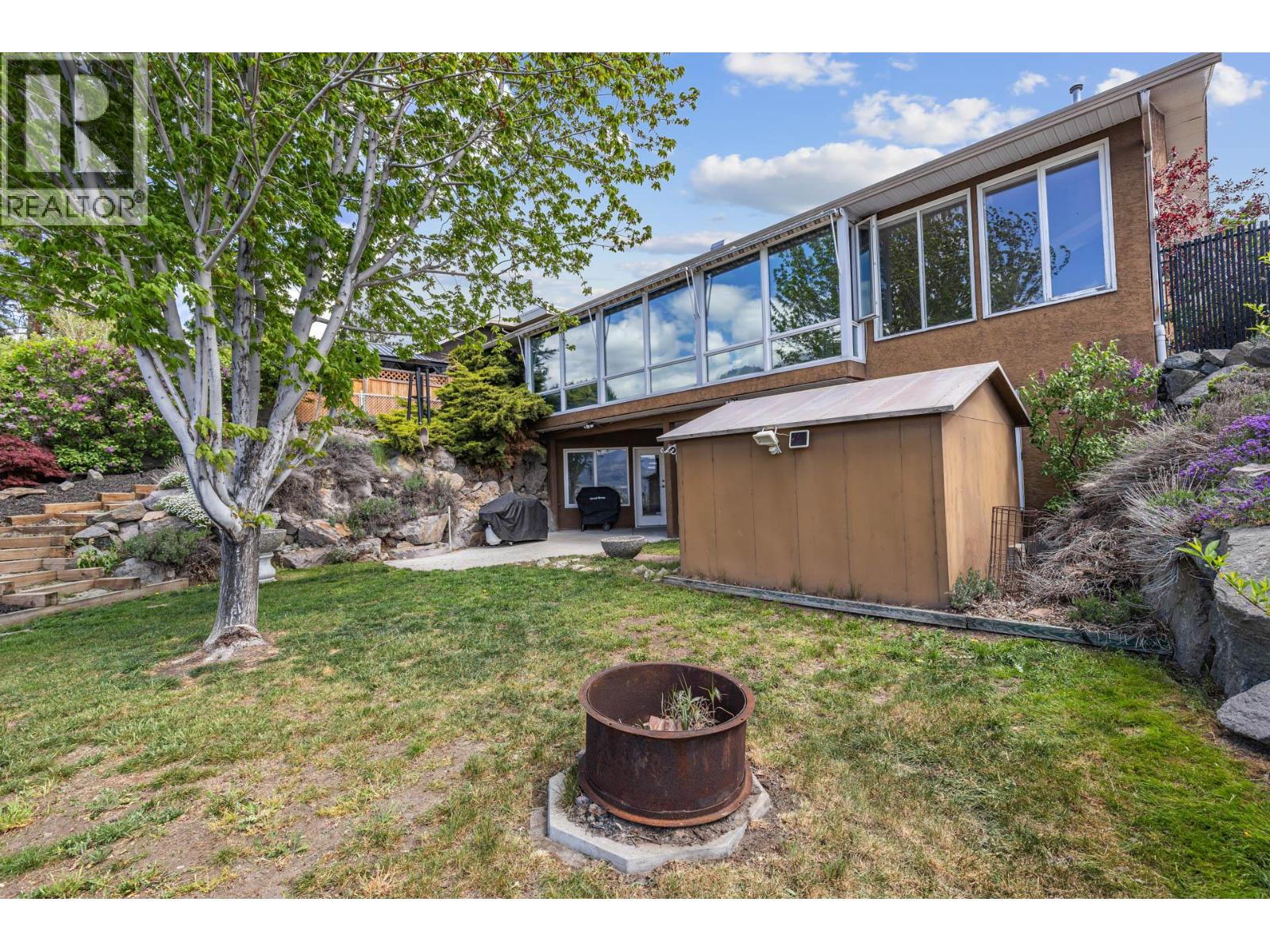 3784 Inglis Place, Peachland