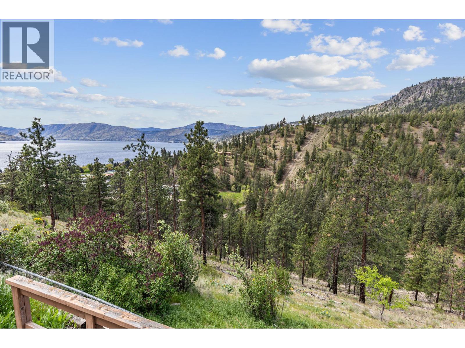 3784 Inglis Place, Peachland