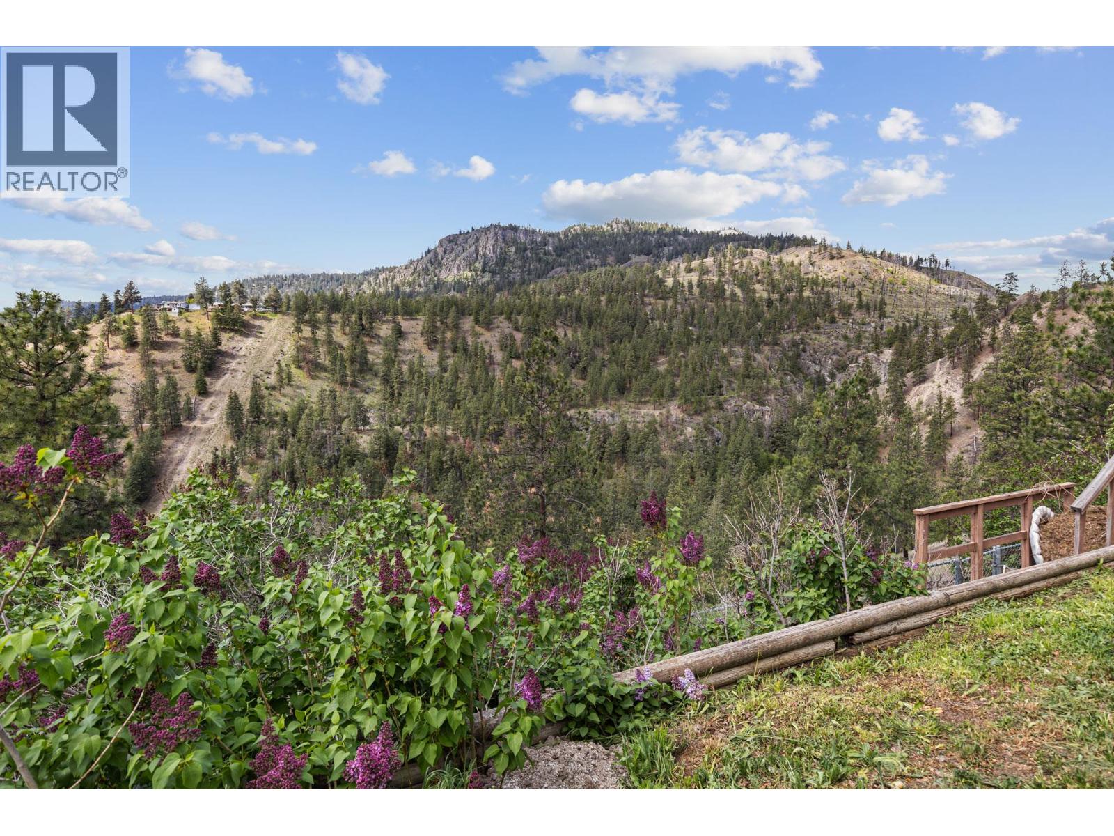 3784 Inglis Place, Peachland