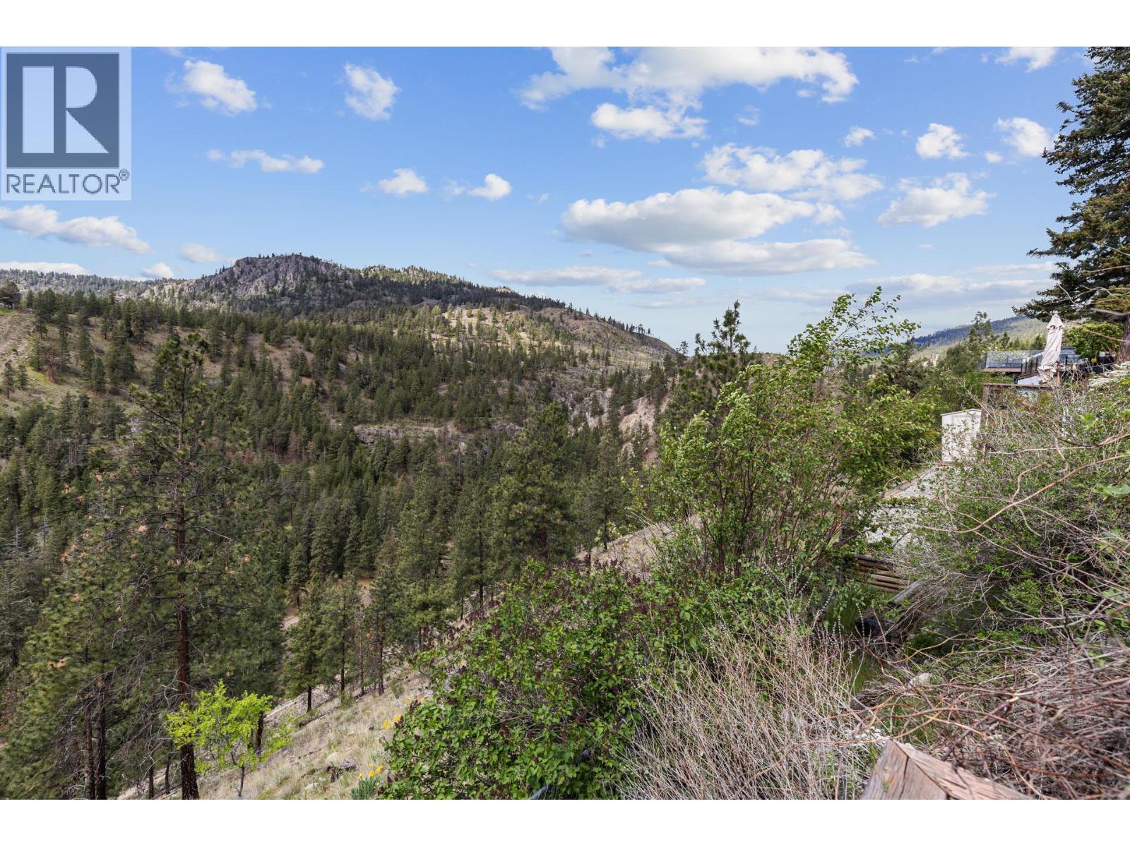 3784 Inglis Place, Peachland
