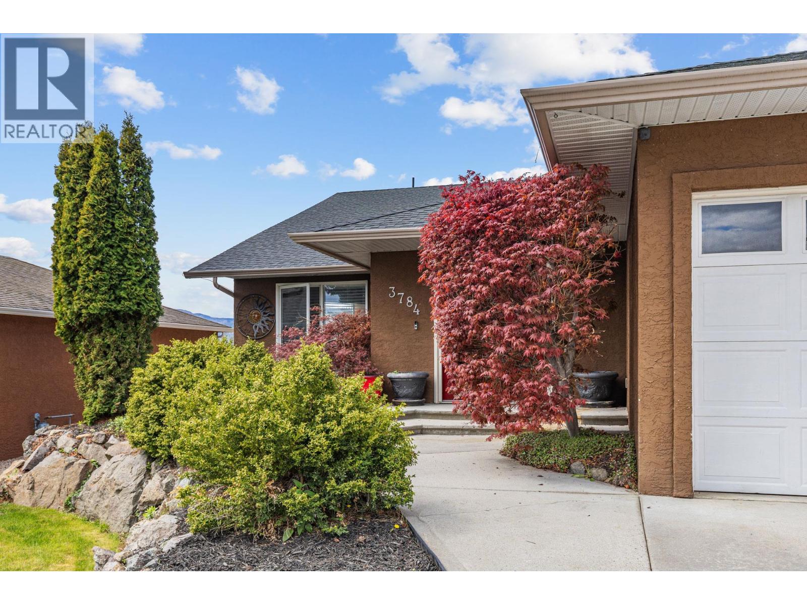 3784 Inglis Place, Peachland