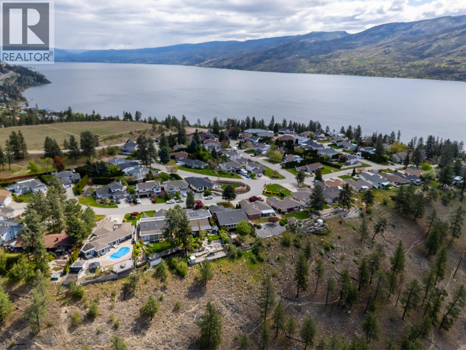 3784 Inglis Place, Peachland