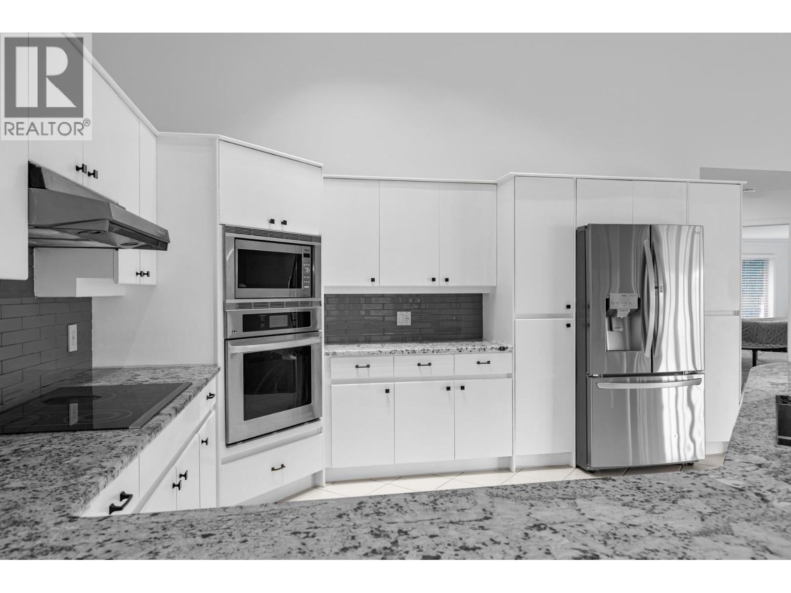3784 Inglis Place, Peachland