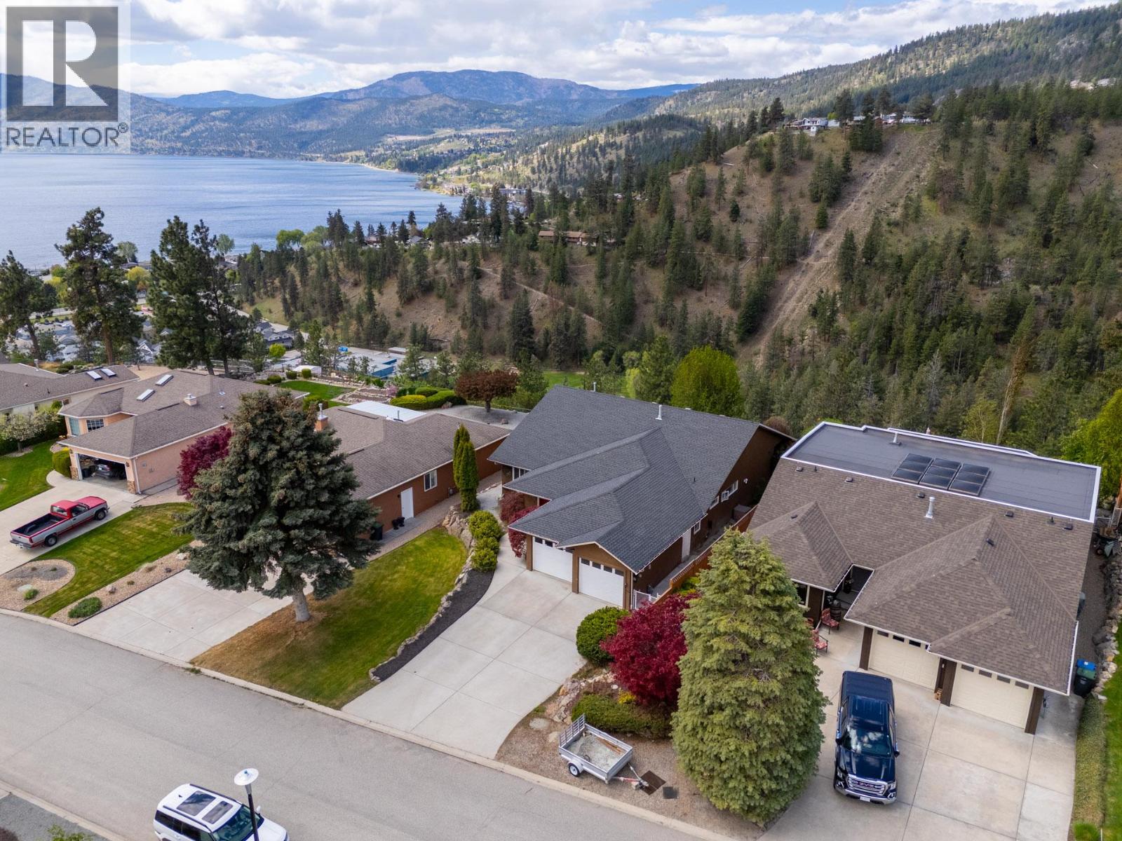 3784 Inglis Place, Peachland
