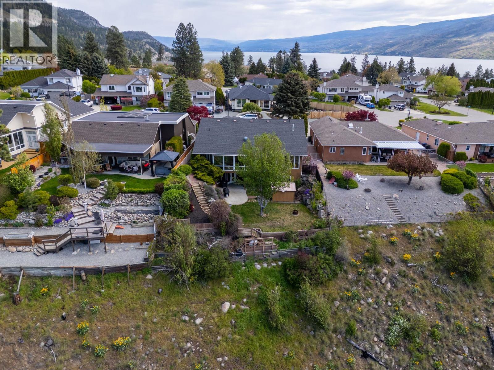3784 Inglis Place, Peachland