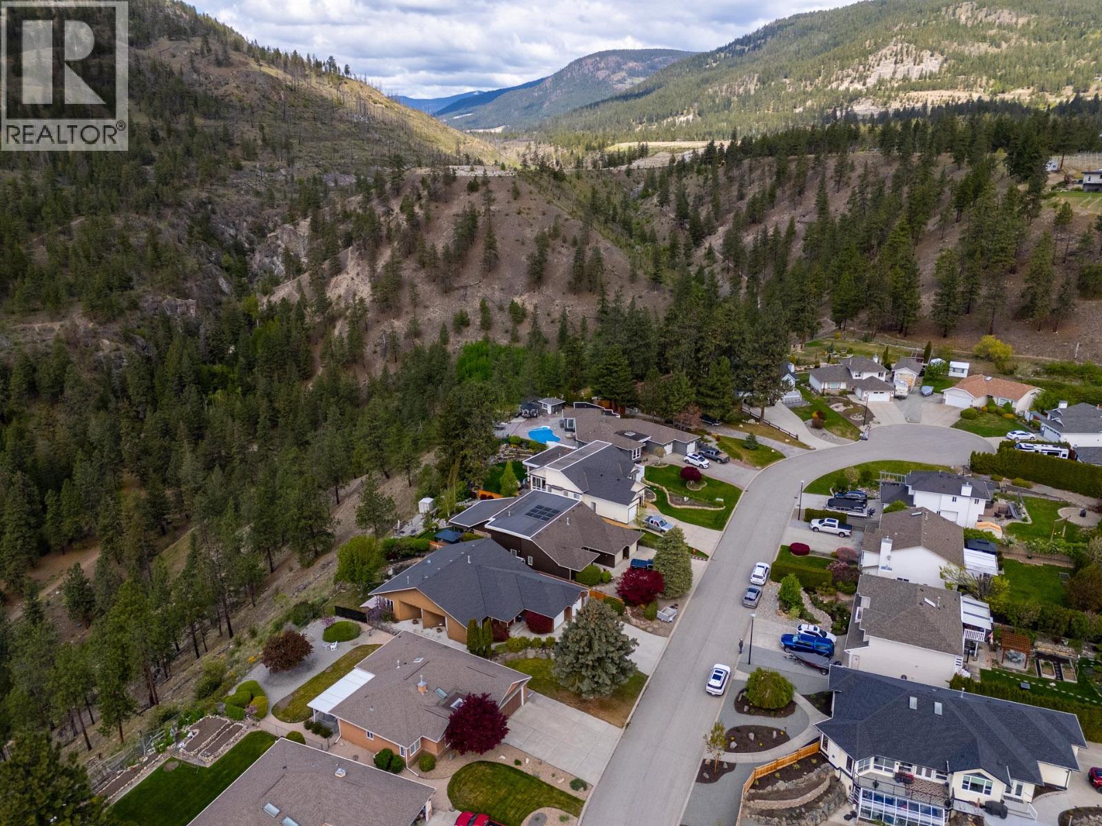 3784 Inglis Place, Peachland