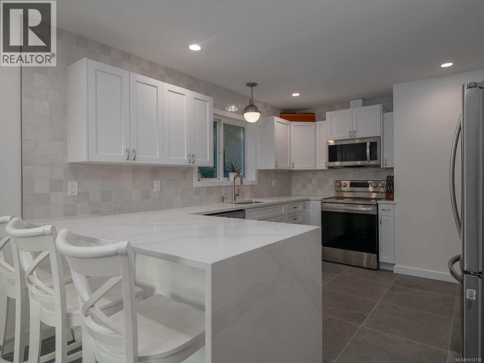 9010 Lord Rd, Port Alberni
