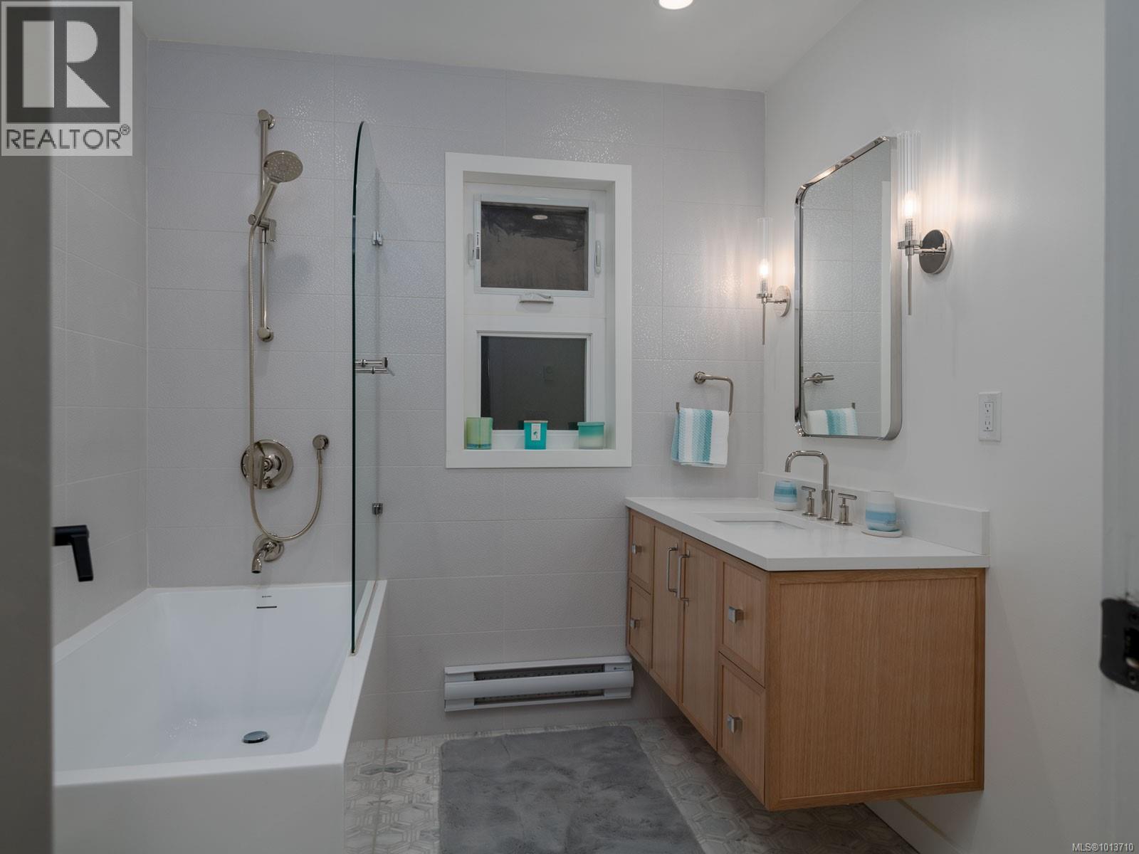 9010 Lord Rd, Port Alberni