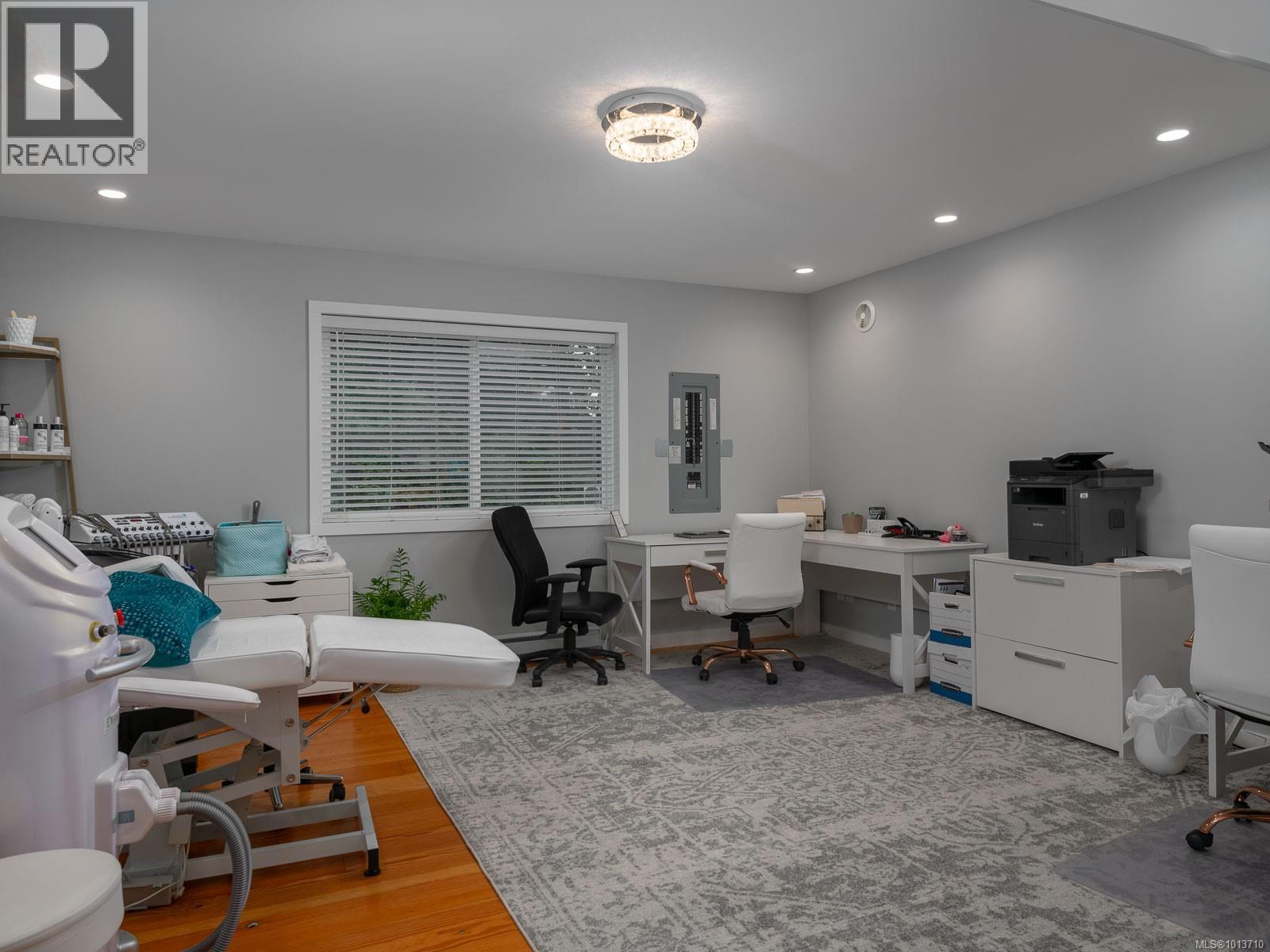 9010 Lord Rd, Port Alberni