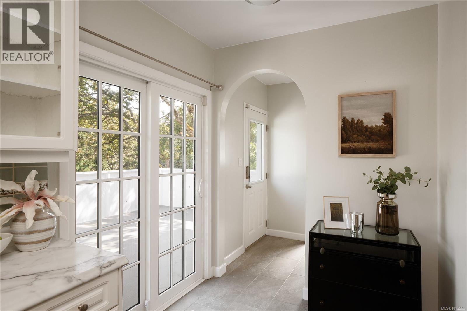  1697 Yale Street, Oak Bay