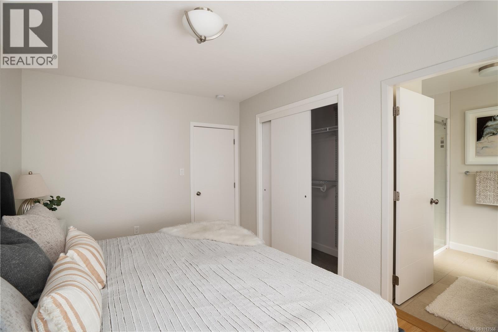  1697 Yale Street, Oak Bay