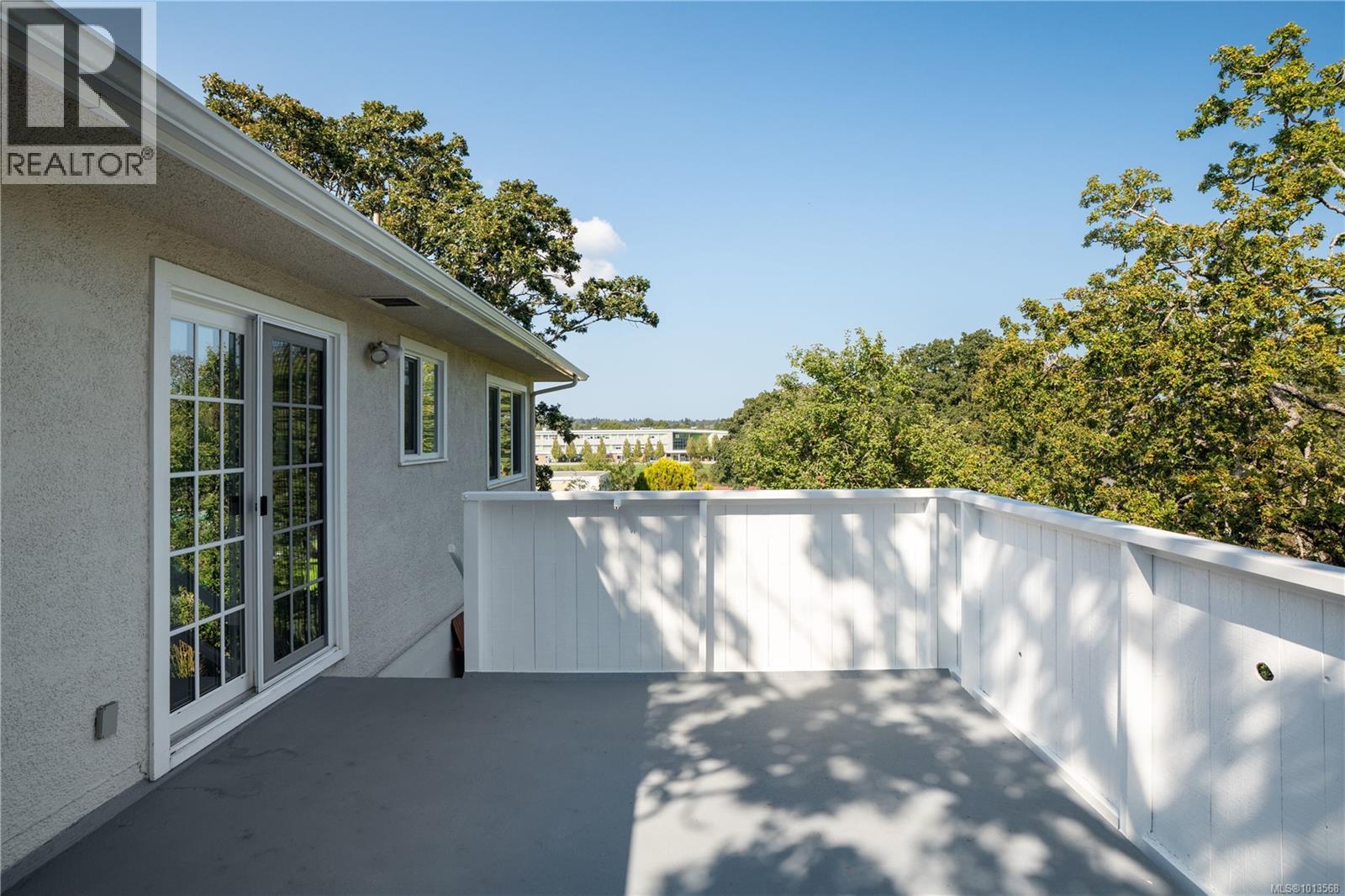  1697 Yale Street, Oak Bay