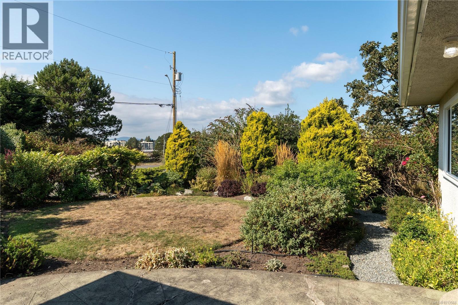  1697 Yale Street, Oak Bay