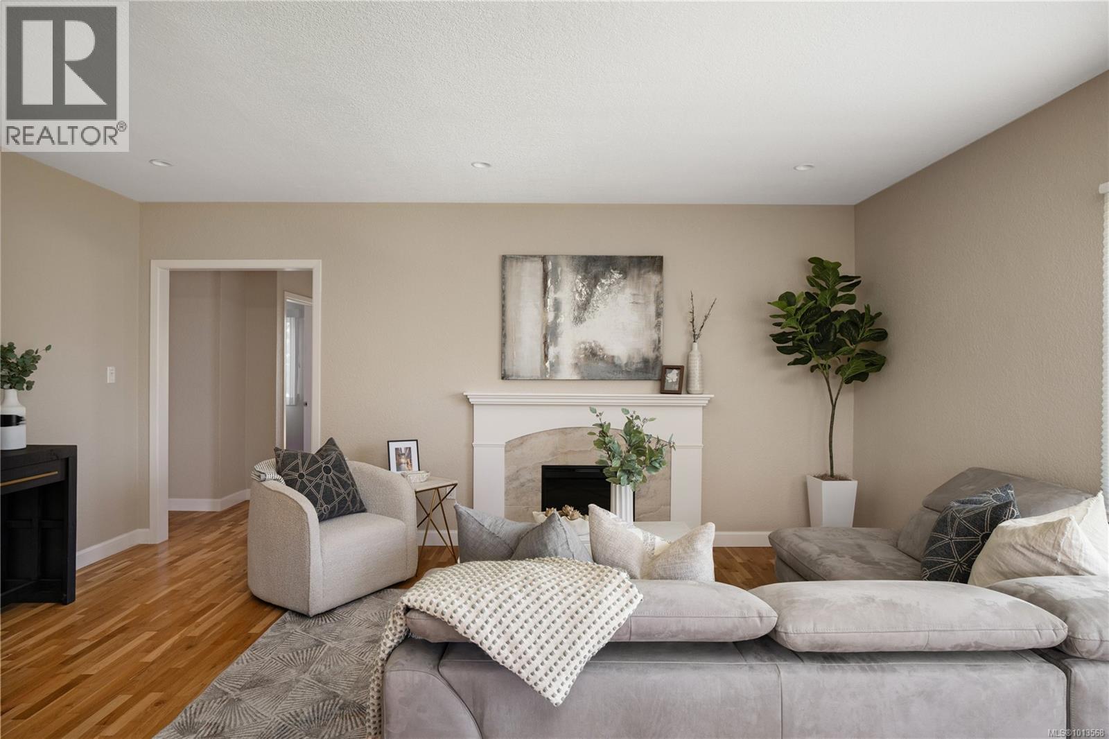  1697 Yale Street, Oak Bay