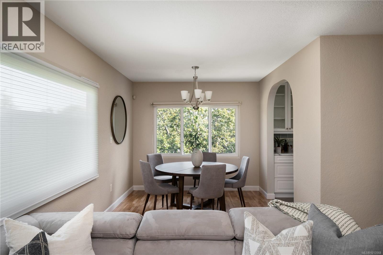  1697 Yale Street, Oak Bay