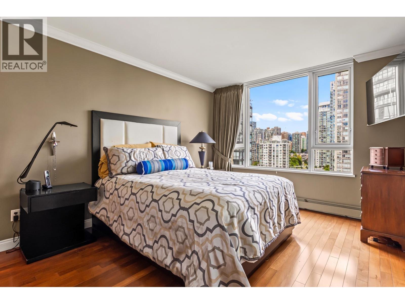 1605 1383 MARINASIDE CRESCENT, Vancouver