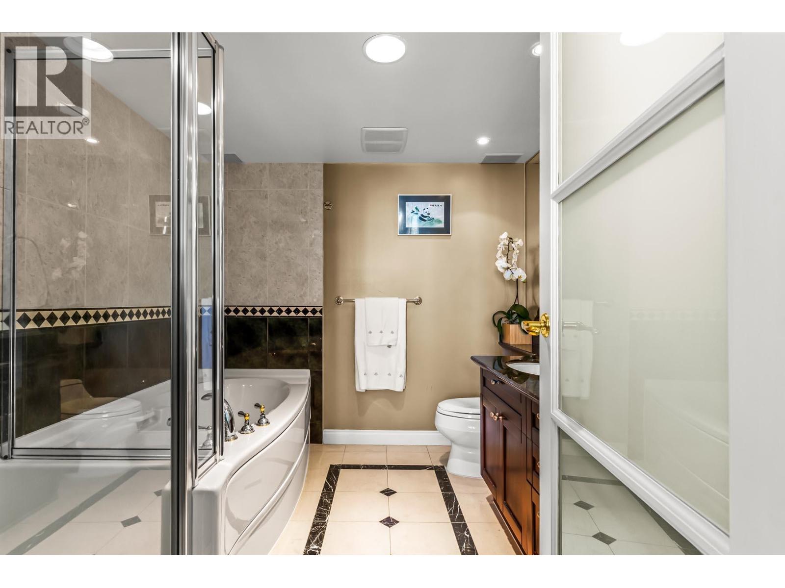 1605 1383 MARINASIDE CRESCENT, Vancouver