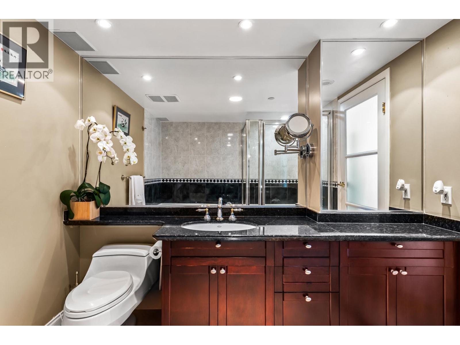1605 1383 MARINASIDE CRESCENT, Vancouver