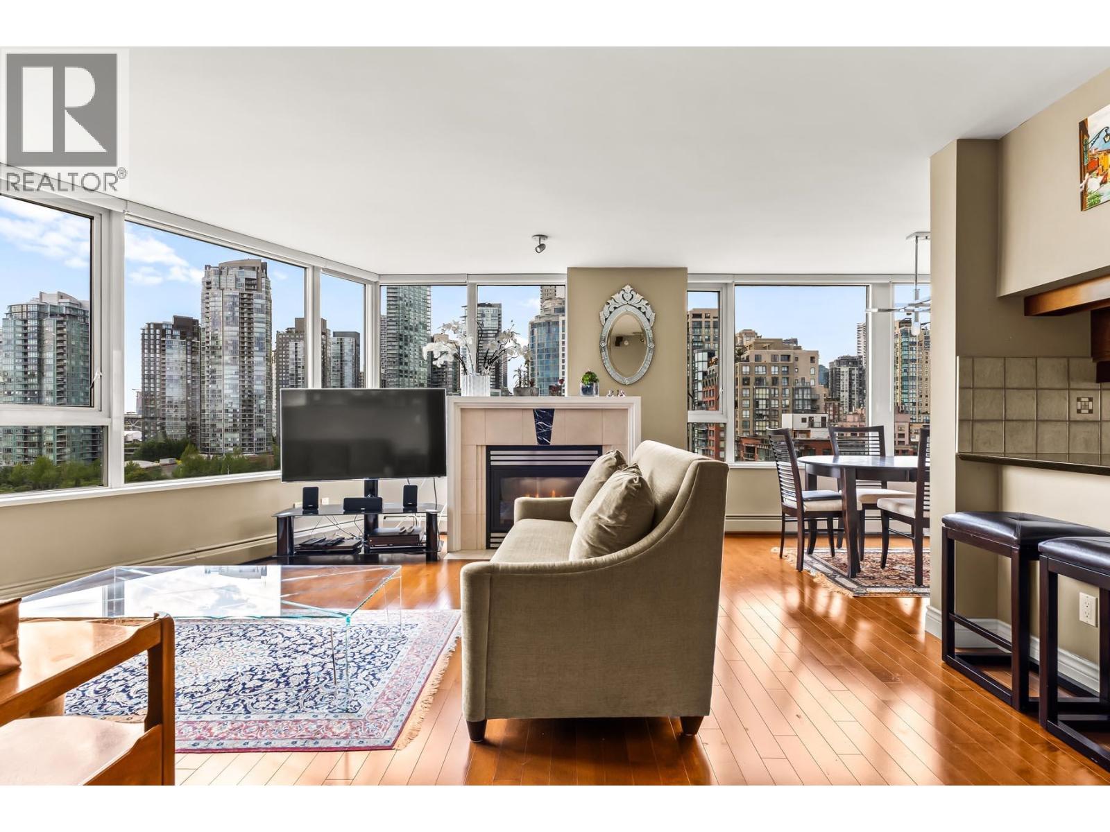 1605 1383 MARINASIDE CRESCENT, Vancouver