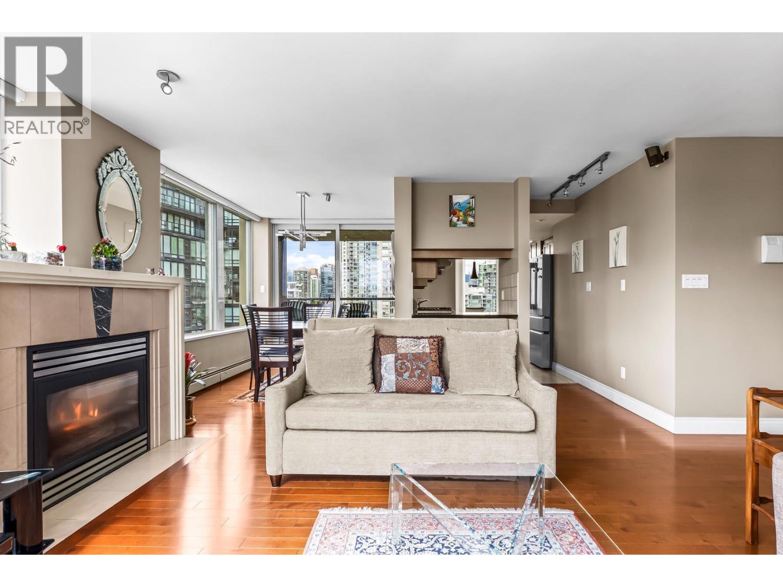 1605 1383 MARINASIDE CRESCENT, Vancouver
