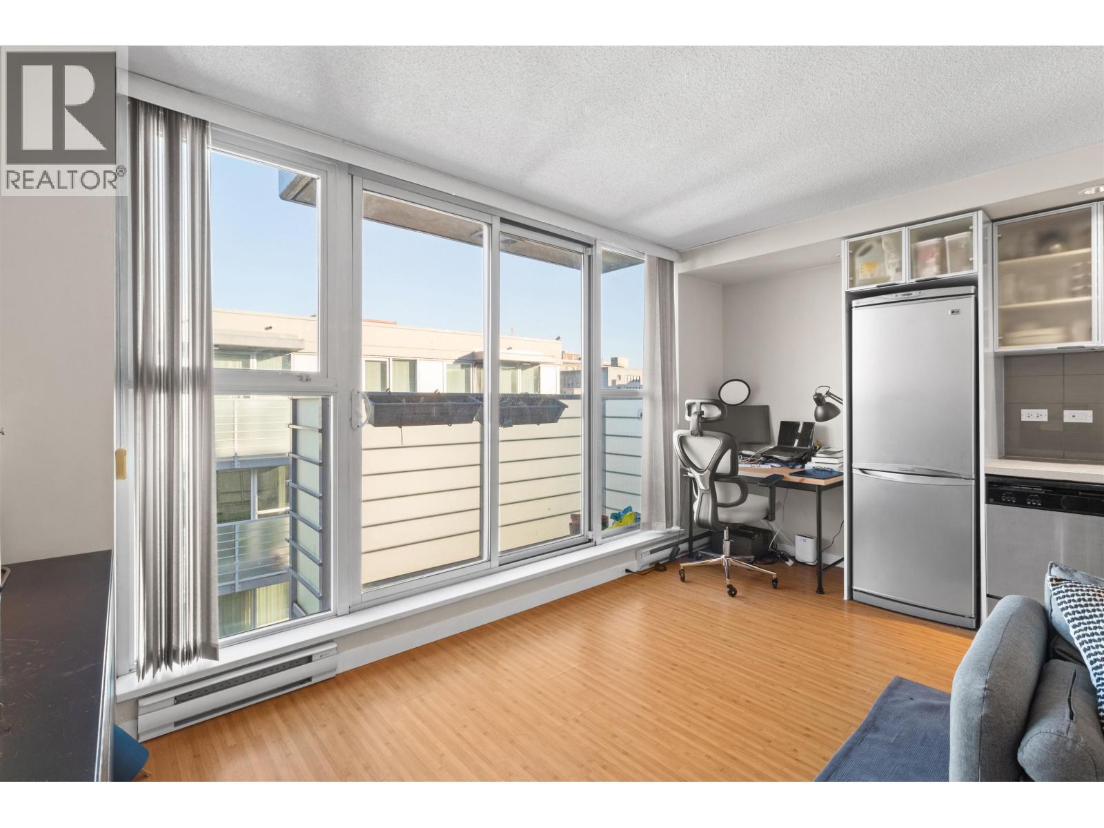 902 168 POWELL STREET, Vancouver