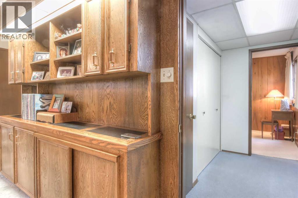 Single Family House for Sale in  Varwood Place NW Varsity Calgary 