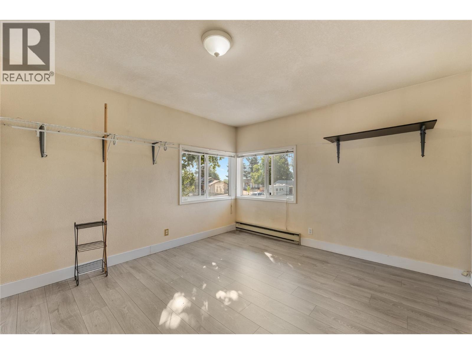  2858 Aberdeen Road, West Kelowna