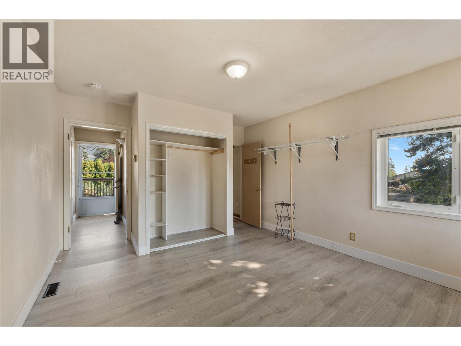  2858 Aberdeen Road, West Kelowna