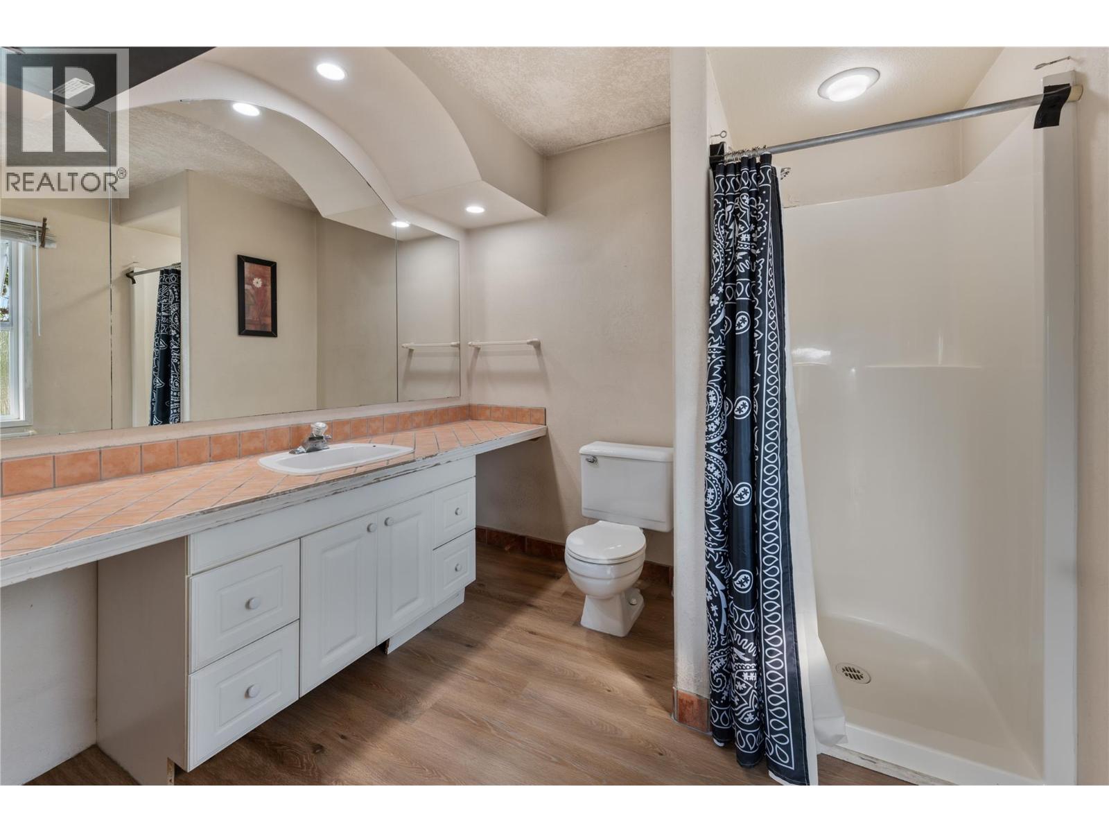  2858 Aberdeen Road, West Kelowna