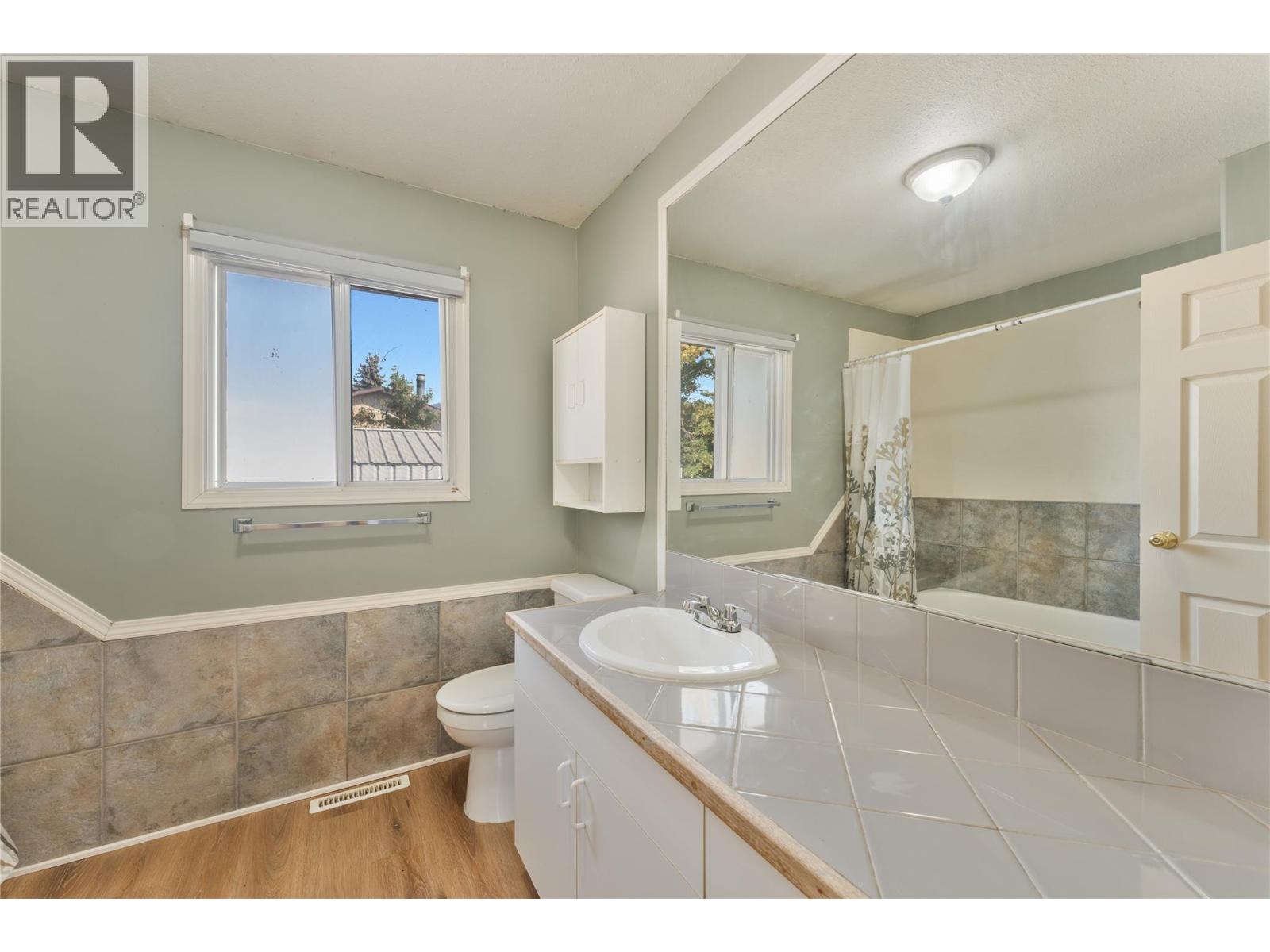  2858 Aberdeen Road, West Kelowna