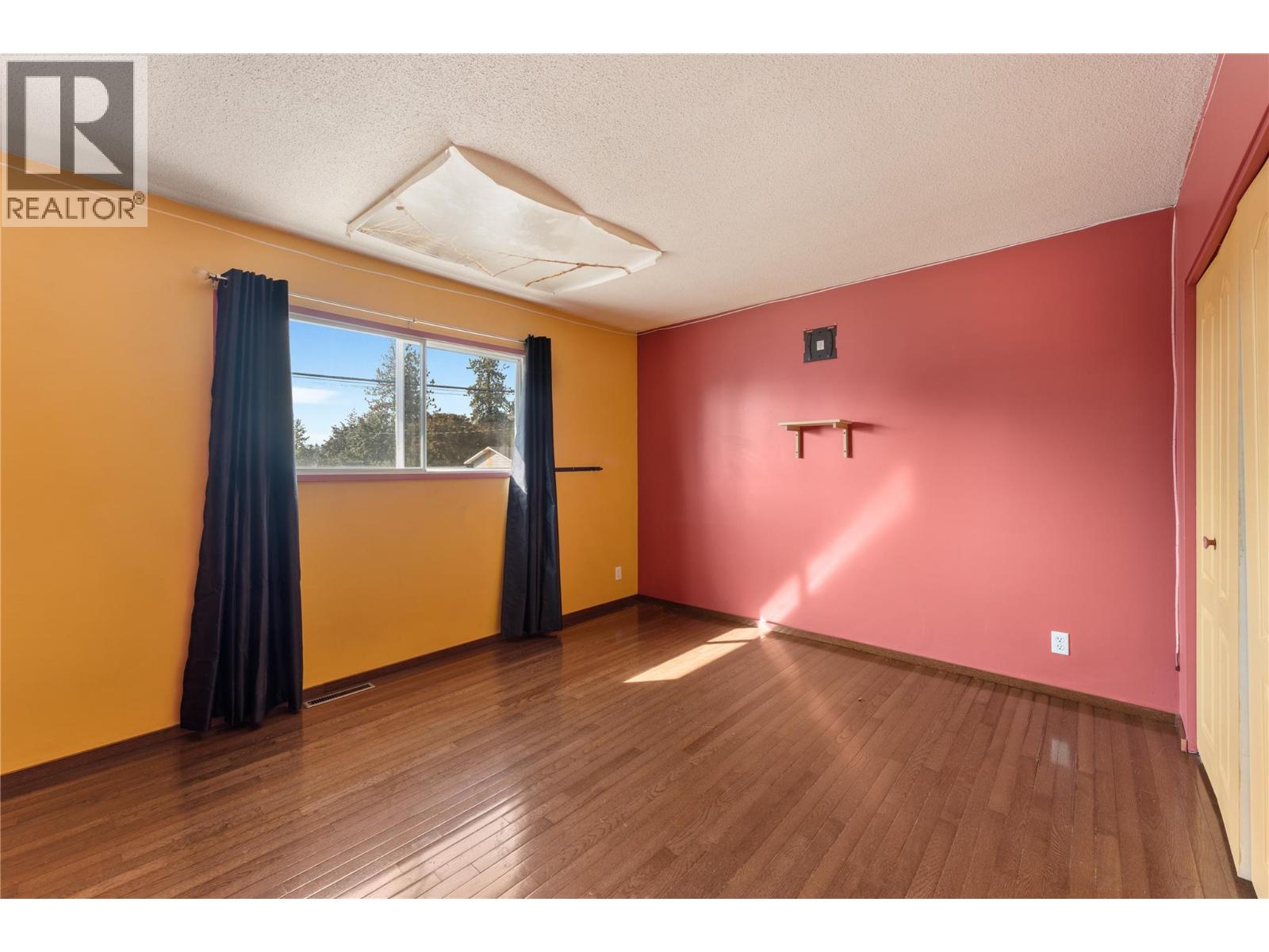  2858 Aberdeen Road, West Kelowna