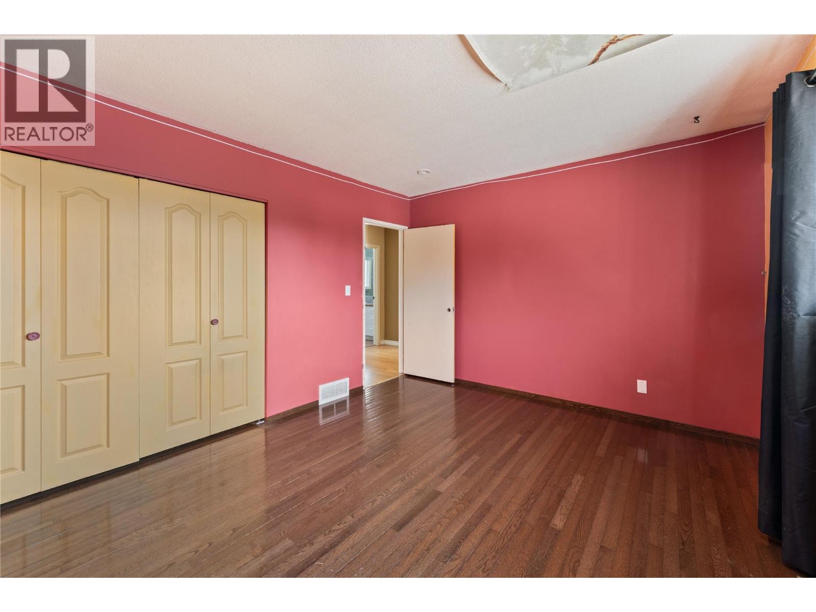  2858 Aberdeen Road, West Kelowna