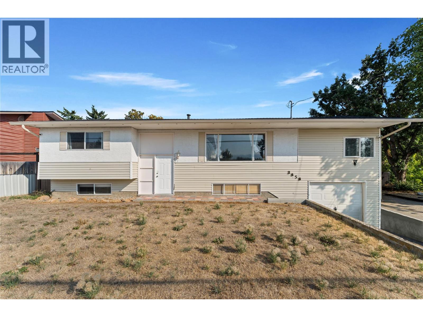  2858 Aberdeen Road, West Kelowna