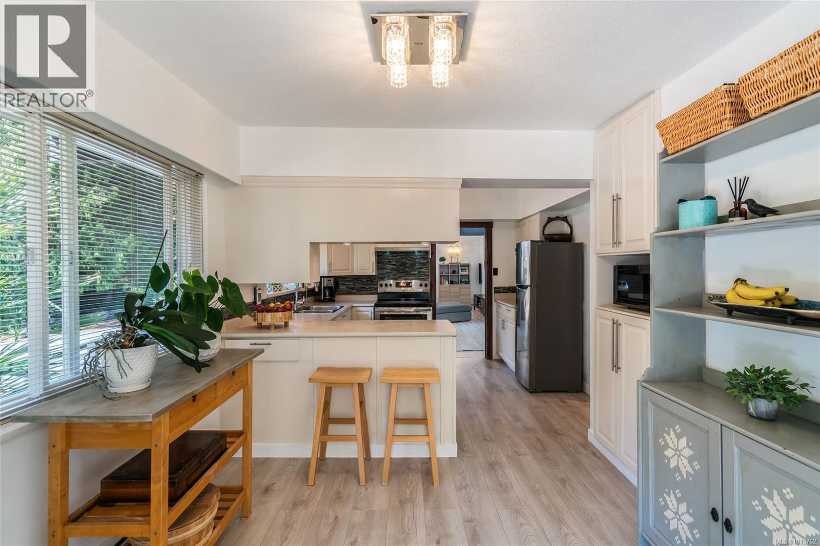 1353 Englishman River Rd - 13