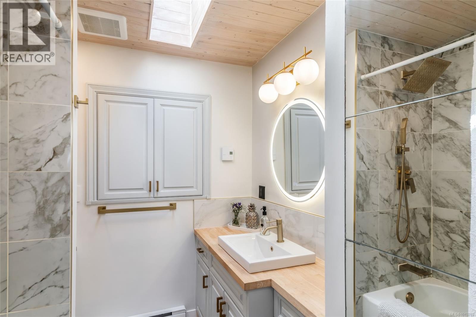 1353 Englishman River Rd - 19