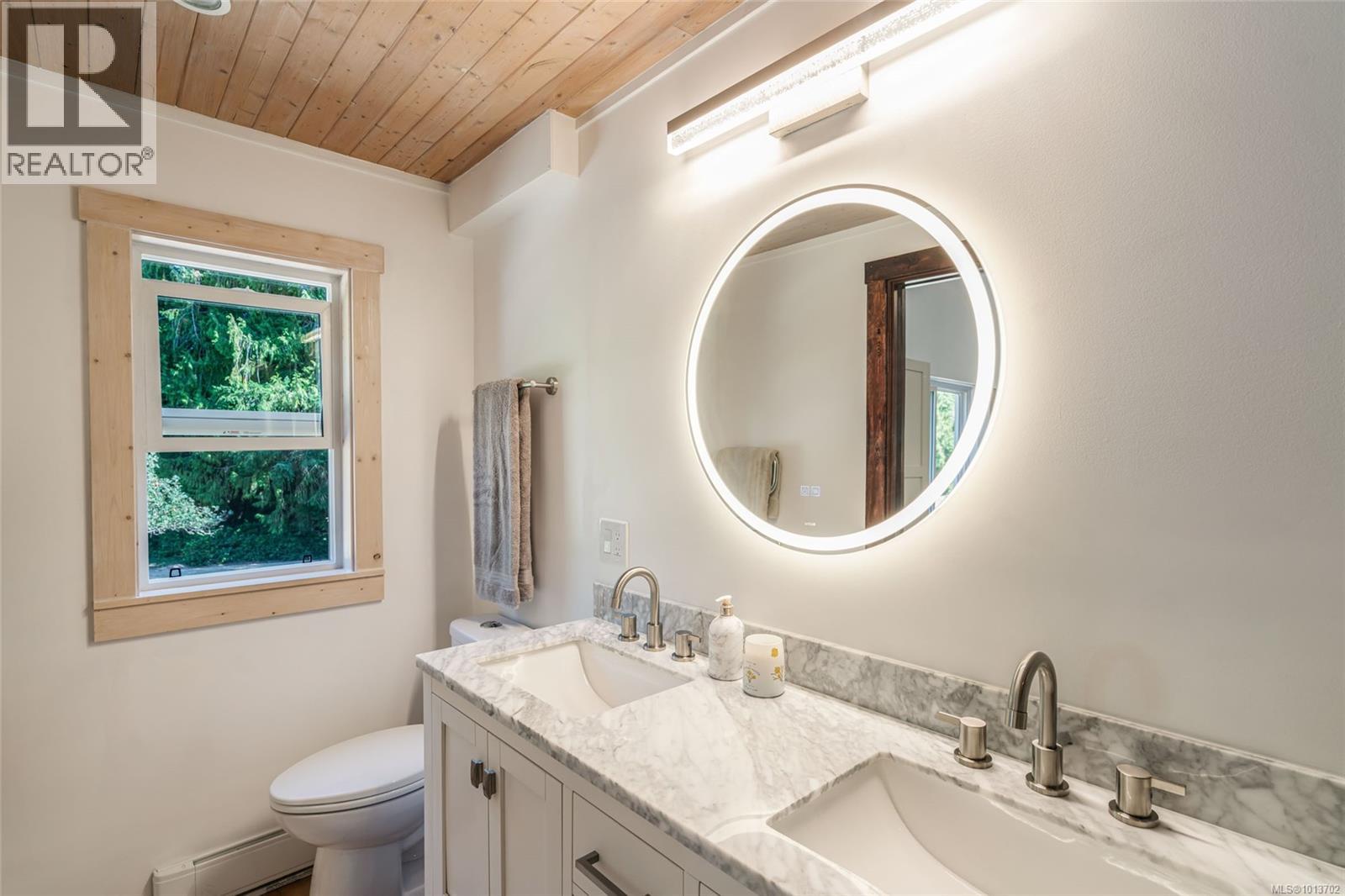 1353 Englishman River Rd - 23