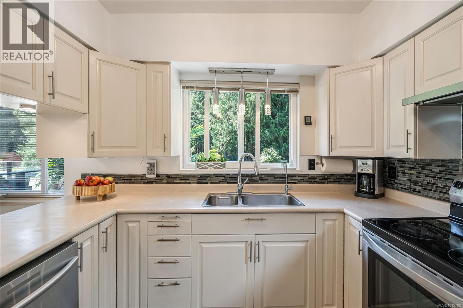 1353 Englishman River Rd - 9
