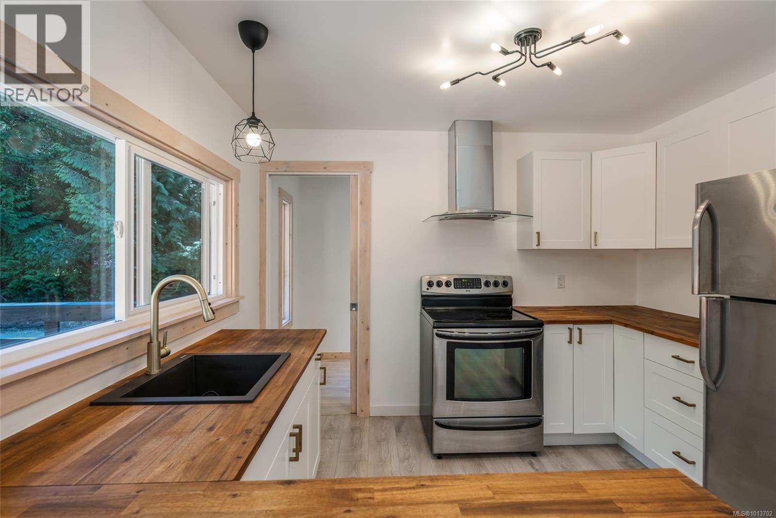 1353 Englishman River Rd - 53