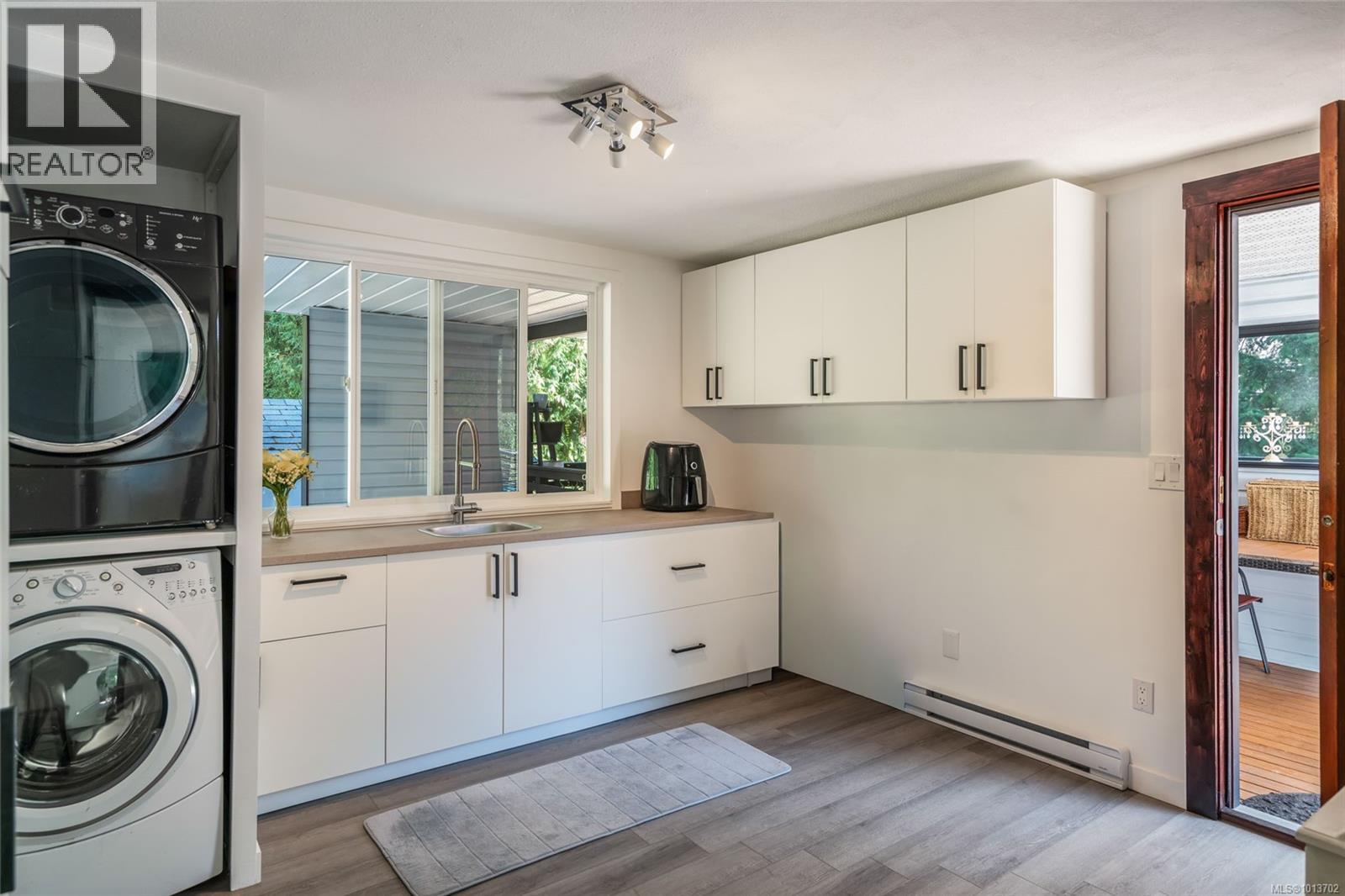 1353 Englishman River Rd - 25