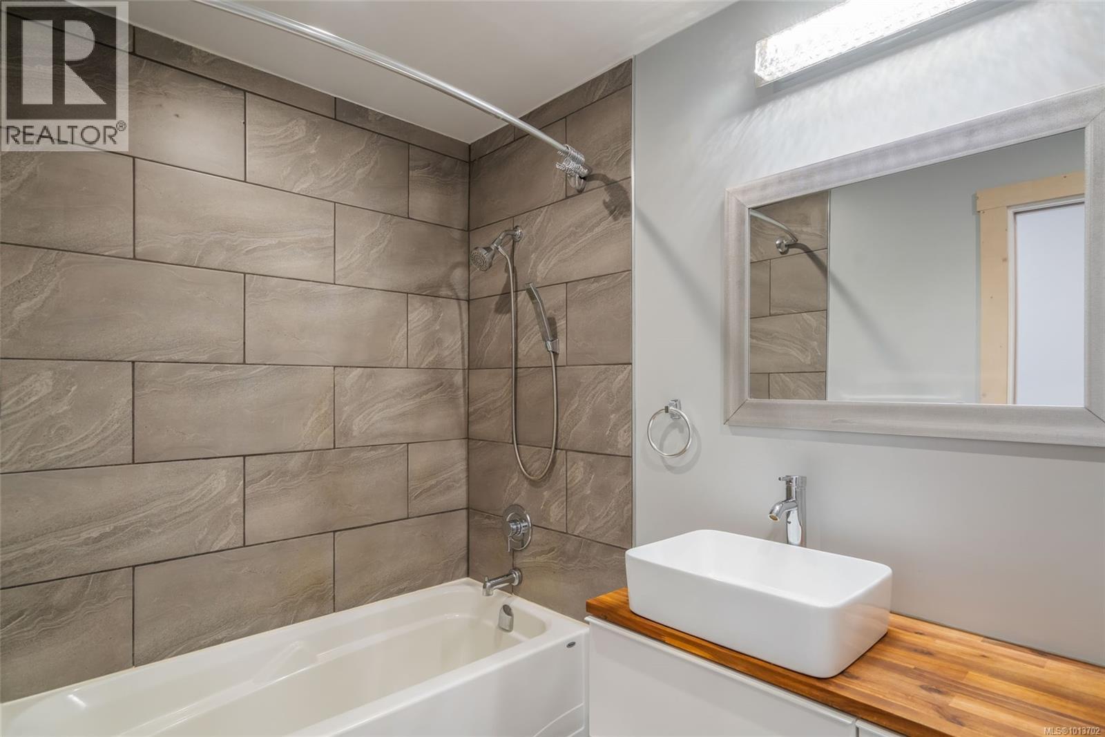 1353 Englishman River Rd - 64