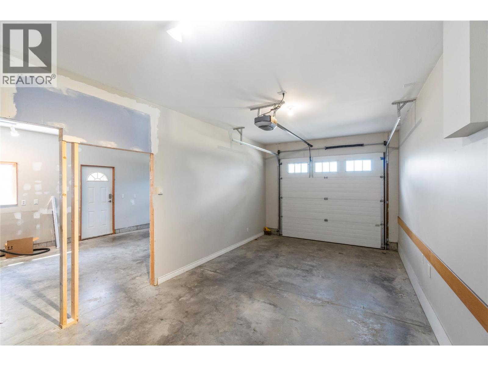  2230 28 Street Northeast, Salmon Arm