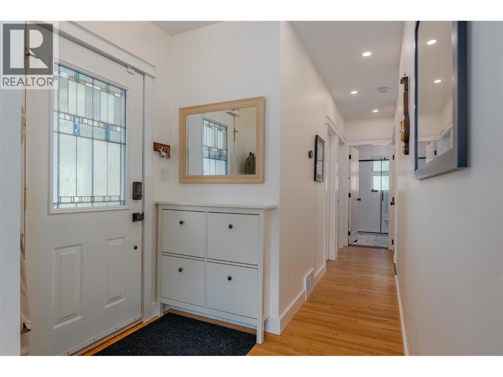1181 COLUMBIA Avenue, Trail