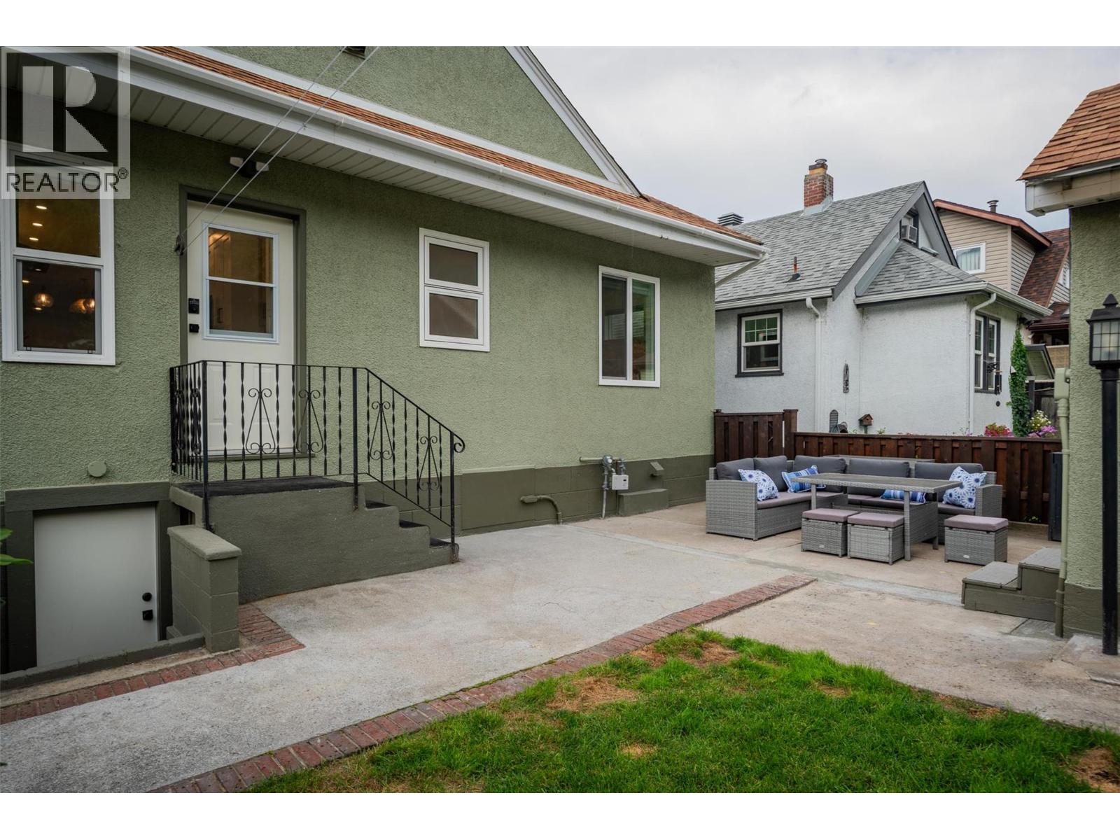 1181 COLUMBIA Avenue, Trail