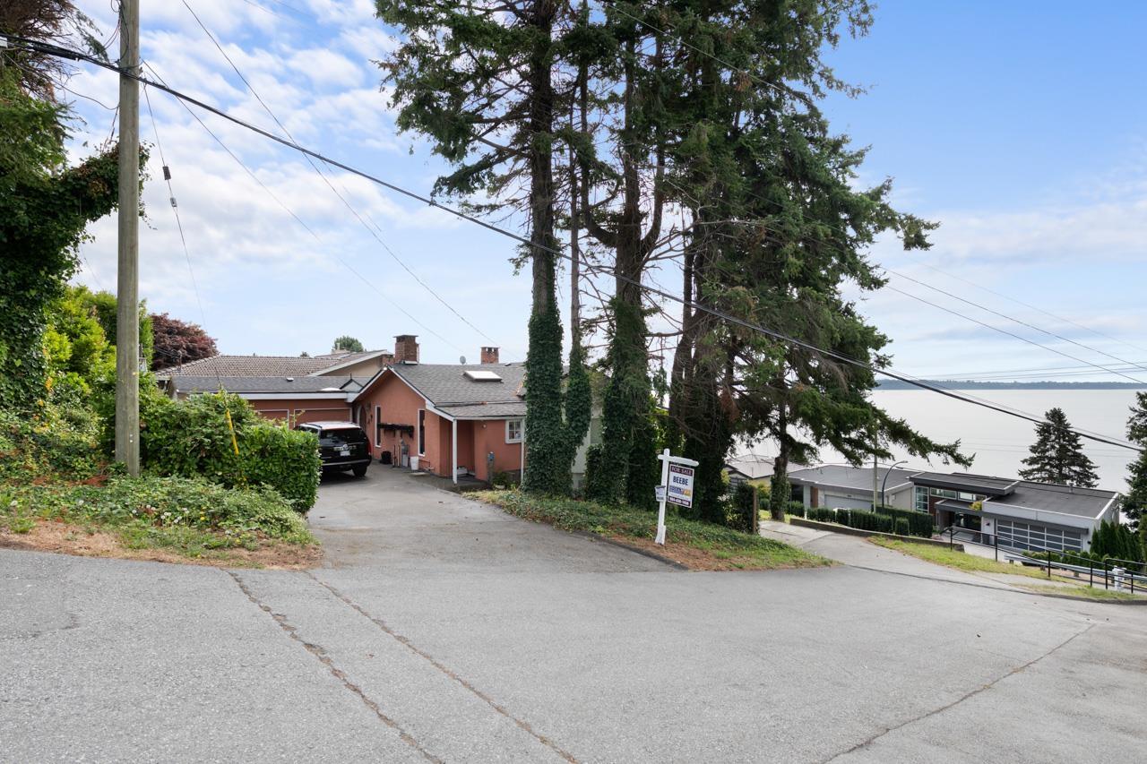 14310 SUNSET DRIVE, White Rock